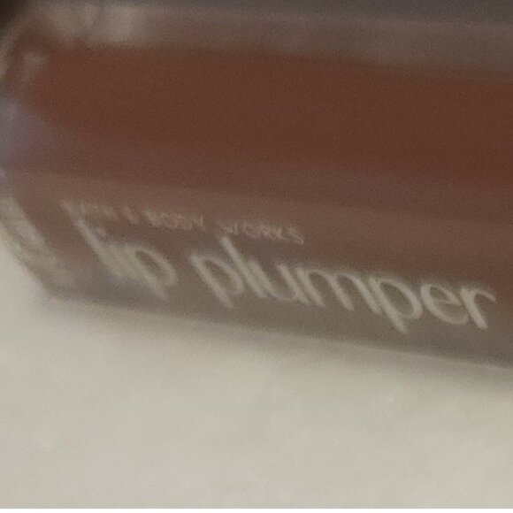 Bath and Body Works A Latte to Love lip plumper UNOPENED New - Picture 1 of 2